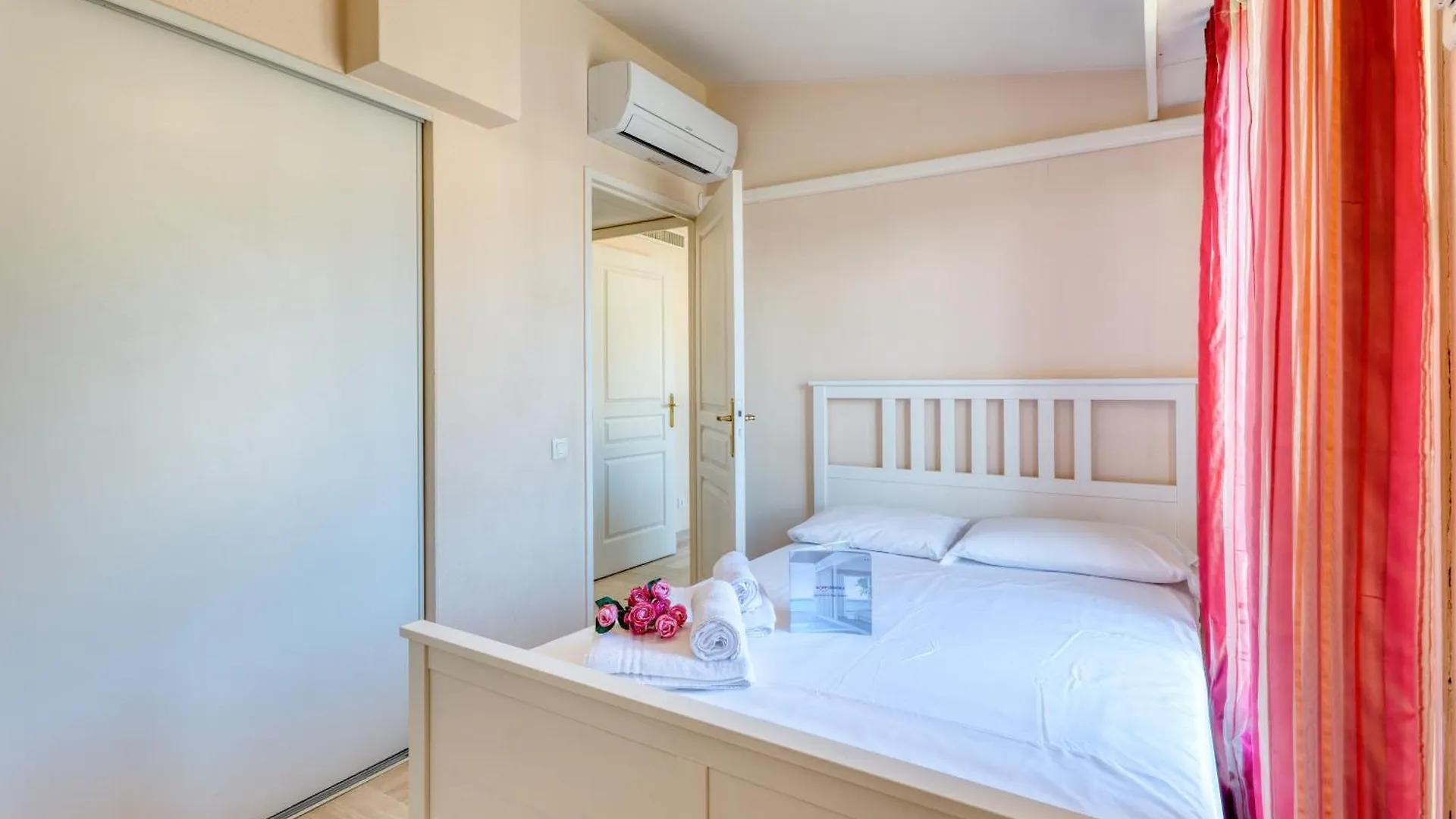 Apartment Top Floor Apt Close To The Sea - Happy Rentals Menton