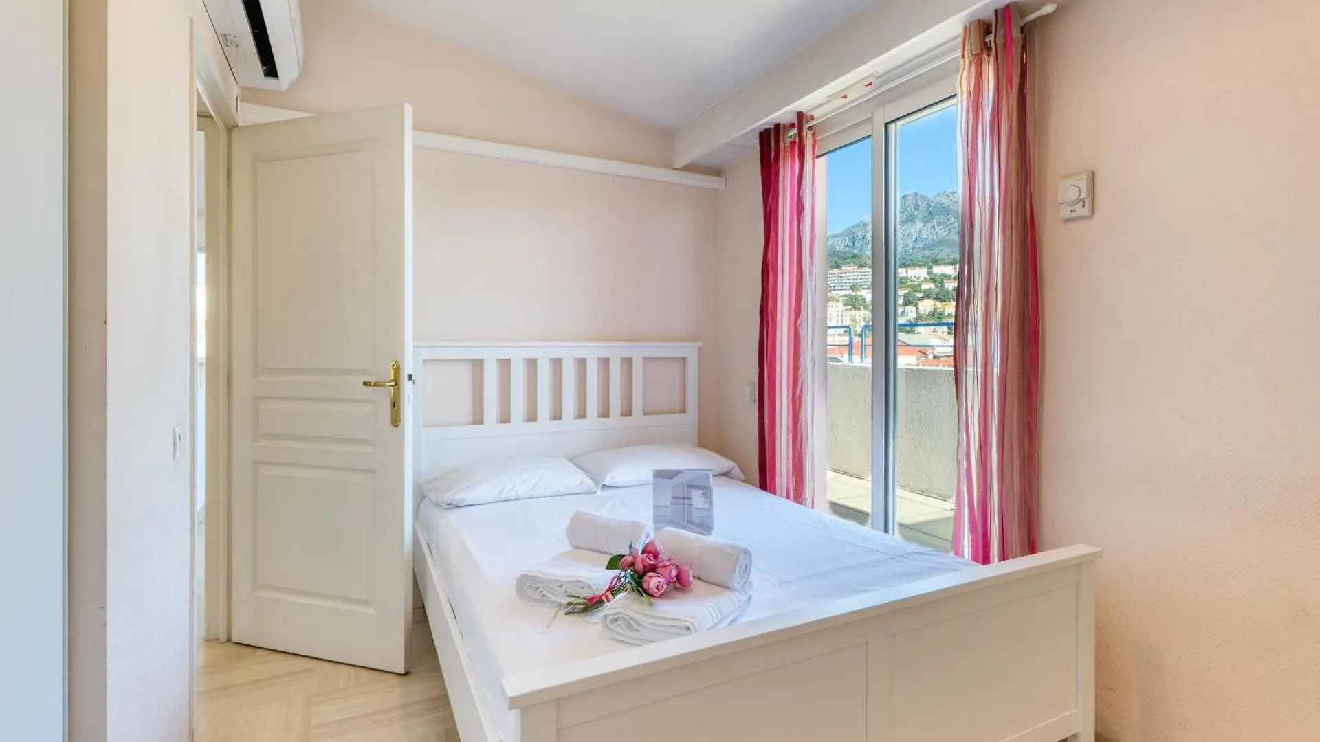 Top Floor Apt Close To The Sea - Happy Rentals Menton 0*,  France