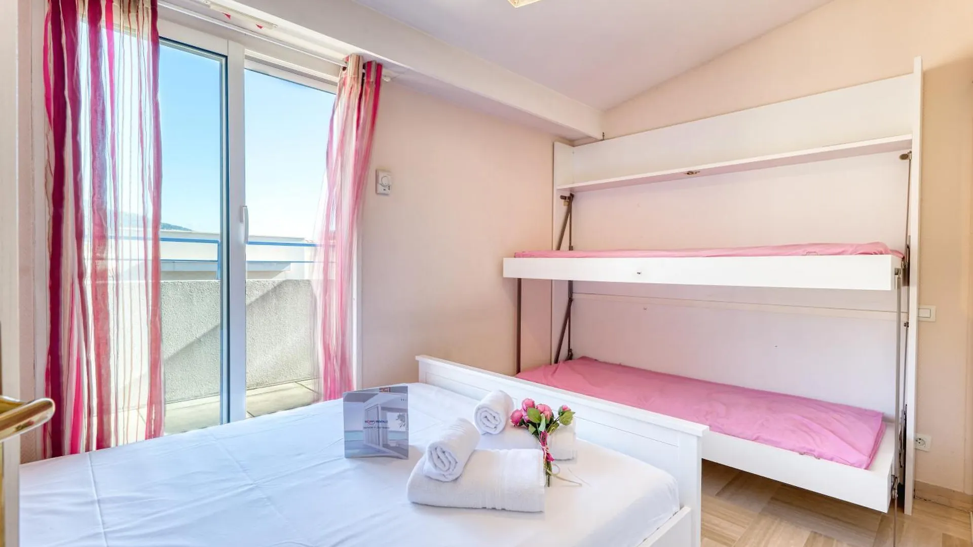 Top Floor Apt Close To The Sea - Happy Rentals Menton 0*,