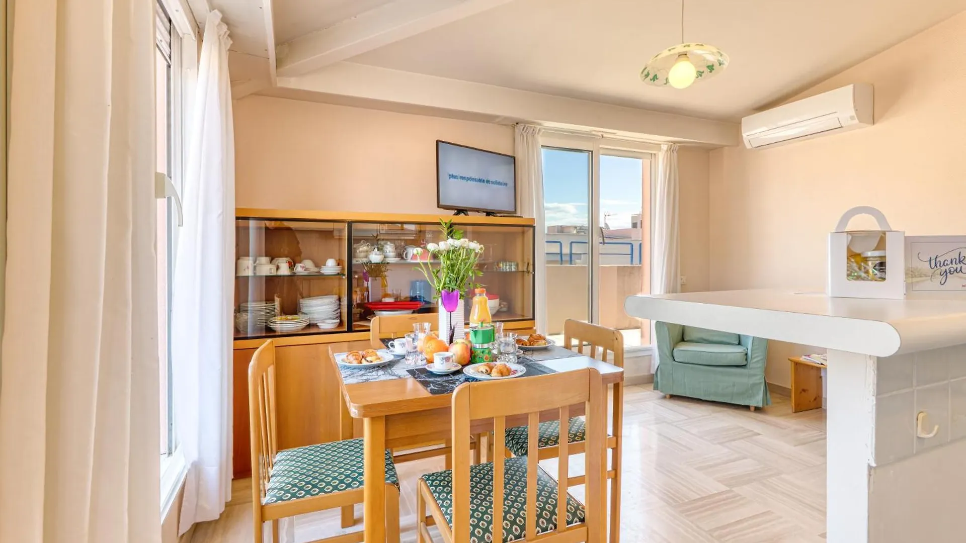 Top Floor Apt Close To The Sea - Happy Rentals Menton Apartment