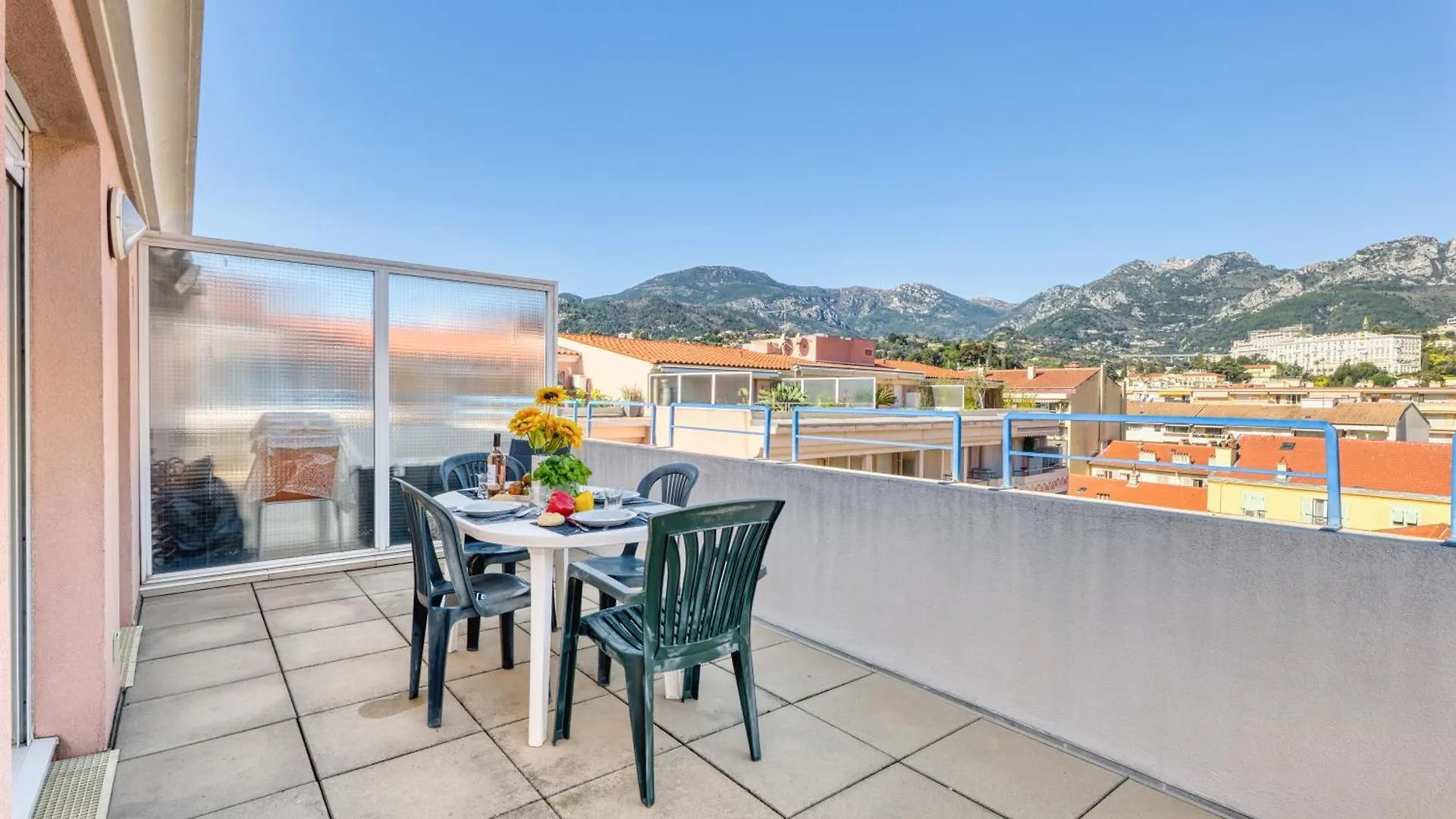 Top Floor Apt Close To The Sea - Happy Rentals Menton